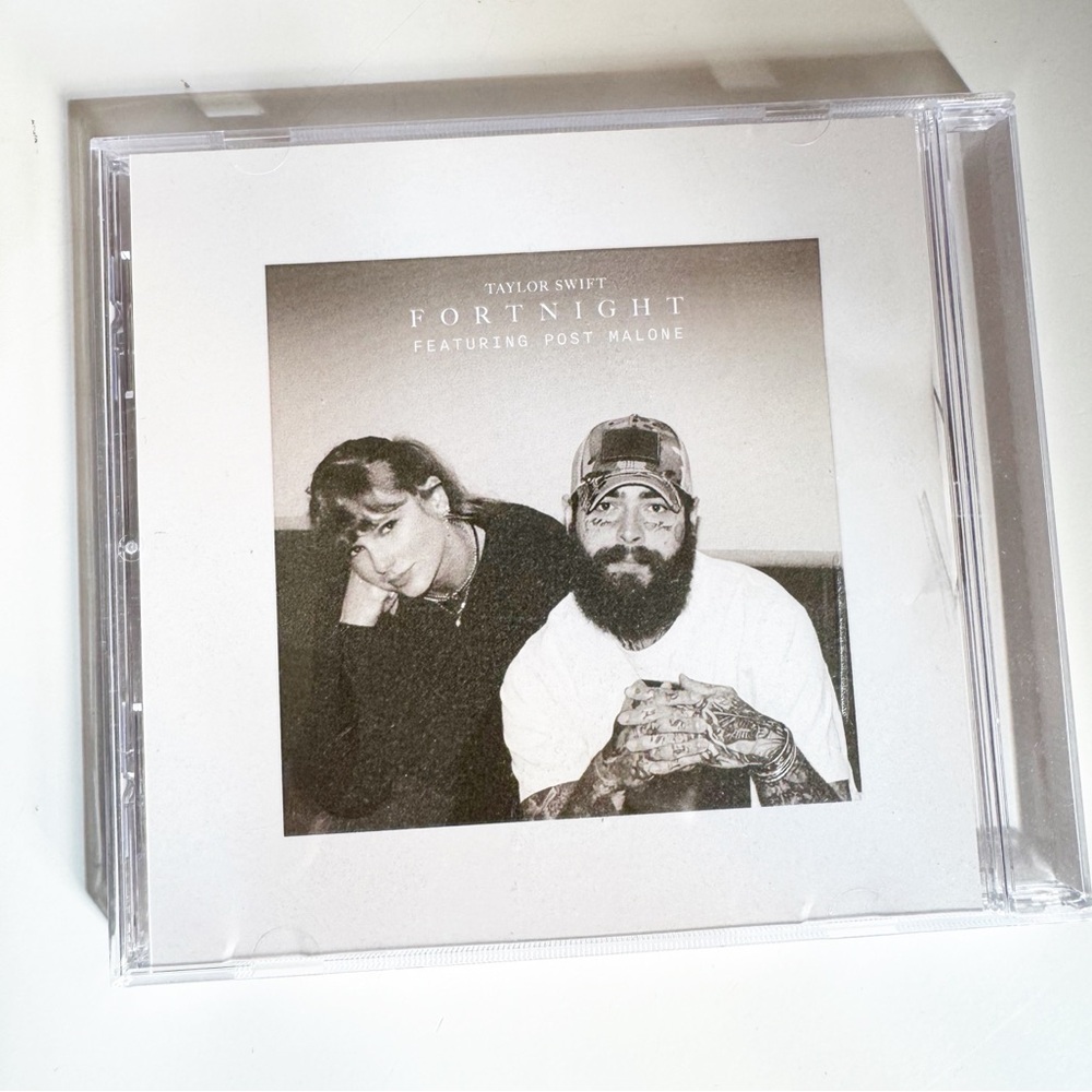 TAYLOR SWIFT - FORTNITE (ft Post Malone)  CD m BRAND NEW
